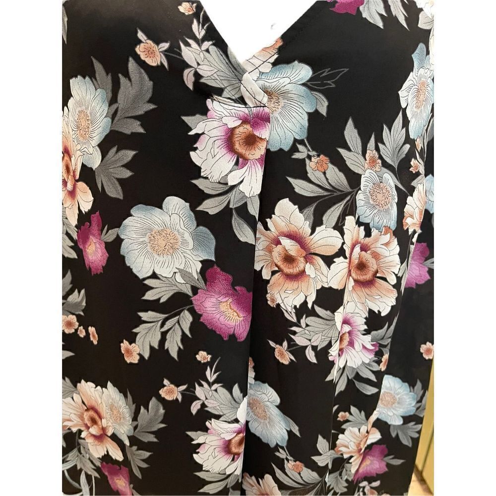 Torrid Blouse  - Picture 2 of 4